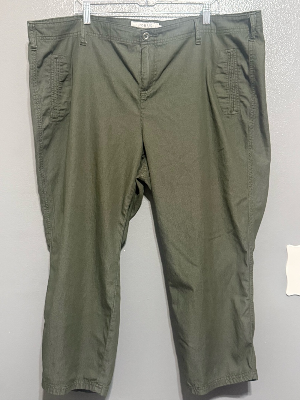 Torrid Olive Green Capri’s